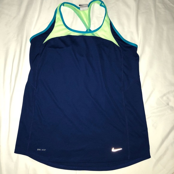 💙 Nike Dri Fit woman’s tank 💚 - Picture 2 of 4